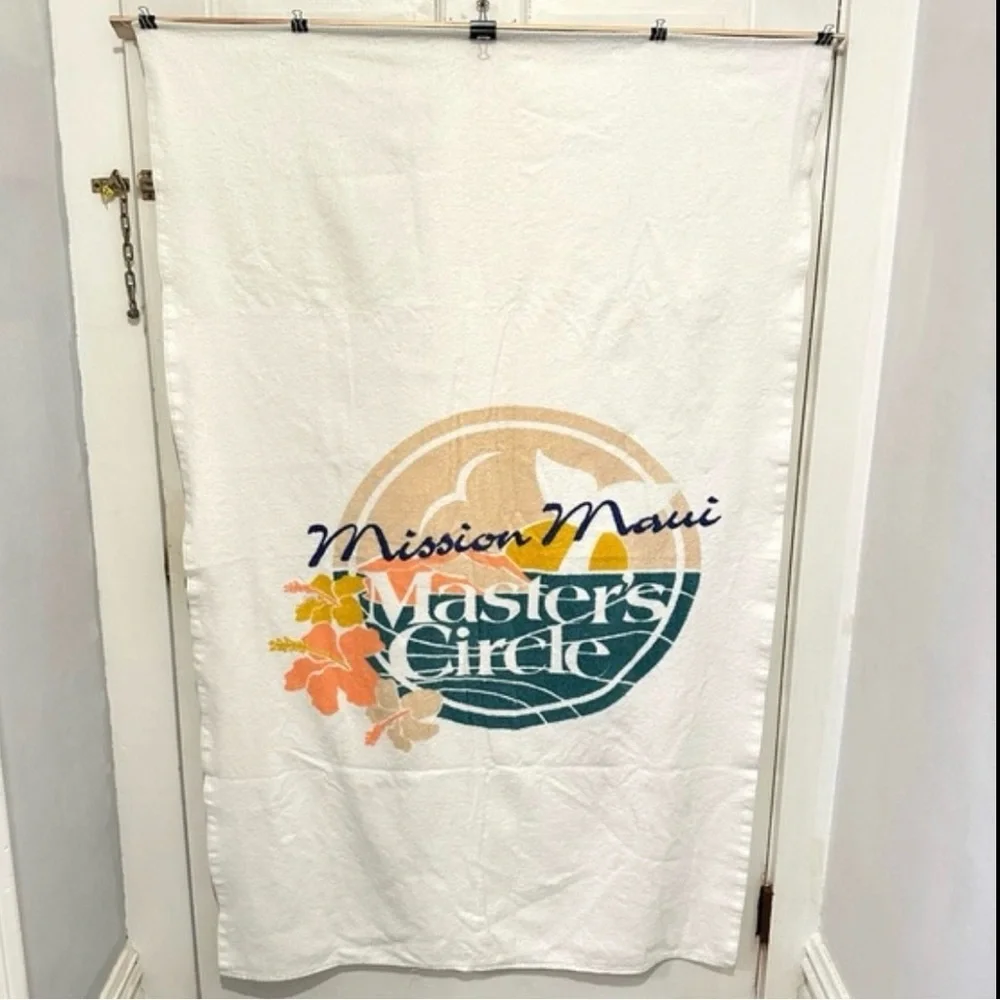 Vintage Dundee Maui Beach Towel